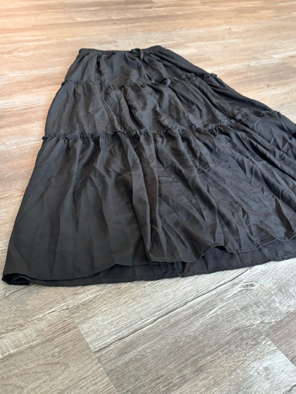 Black Tiered Maxi Skirt - Women - Picture 2 of 5